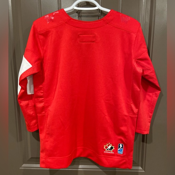 2014 Canada Olympic Hockey Jersey - Youth S/M - Picture 3 of 4